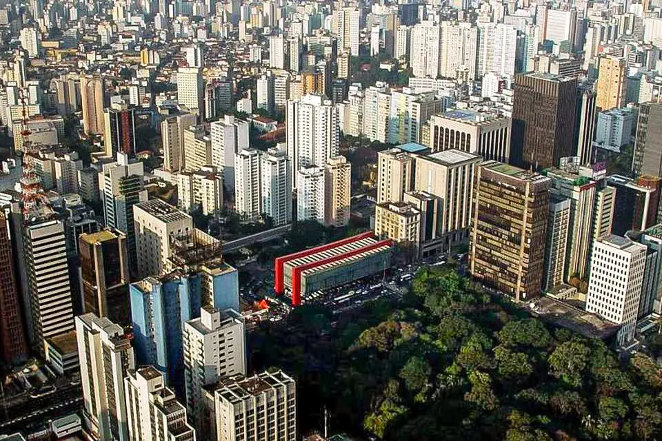Casa Verde e Amarela supera as vendas de imóveis de alta renda Imobiliária, Aluguel, prédios,