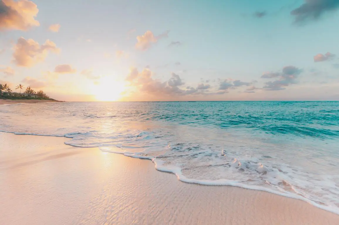 4 motivos para ter uma casa na praia Será que comprar uma casa na praia vale a pena realmente? Pois, ao contrário do que muitos dizem, aqui vão 4 motivos para você ter uma